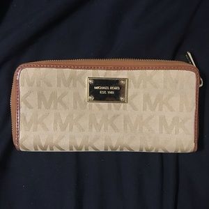Michael Kors Logo Wallet
